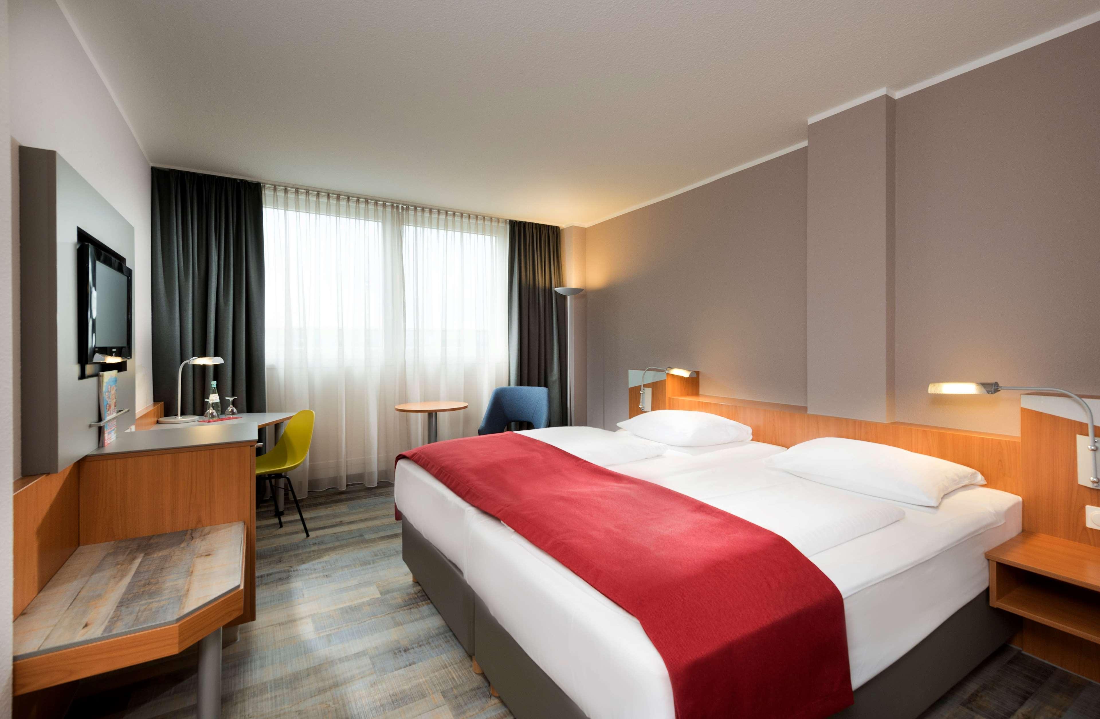 Ramada By Wyndham Hannover Messe Laatzen Ngoại thất bức ảnh