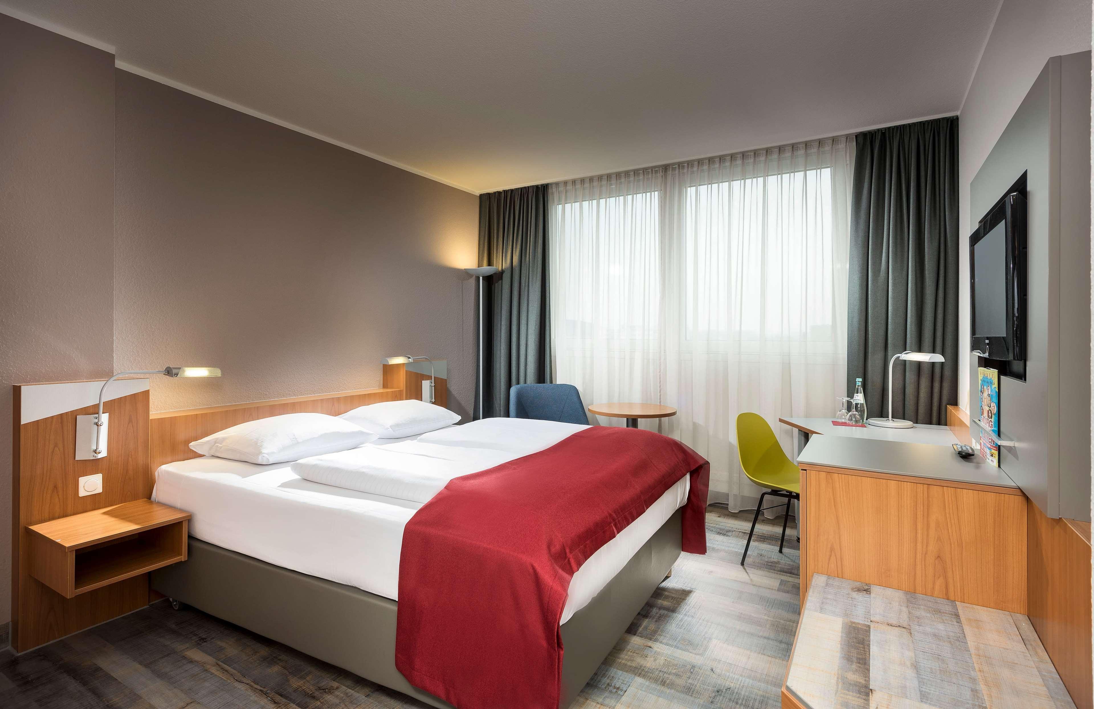 Ramada By Wyndham Hannover Messe Laatzen Ngoại thất bức ảnh