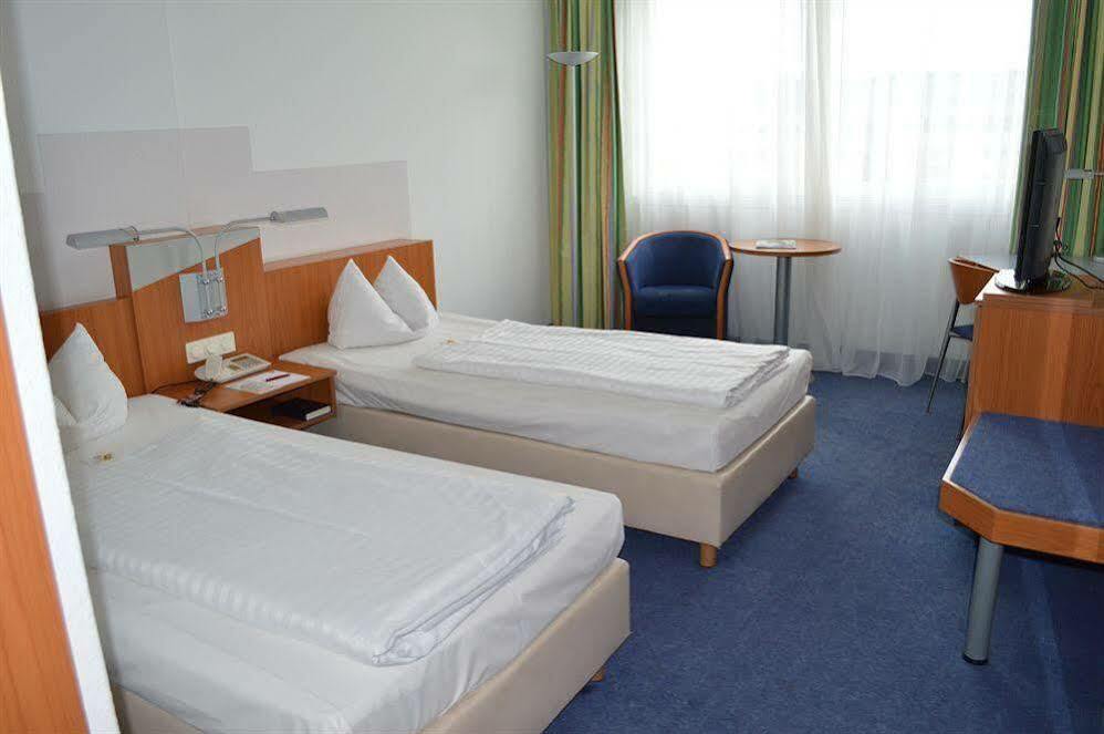 Ramada By Wyndham Hannover Messe Laatzen Ngoại thất bức ảnh