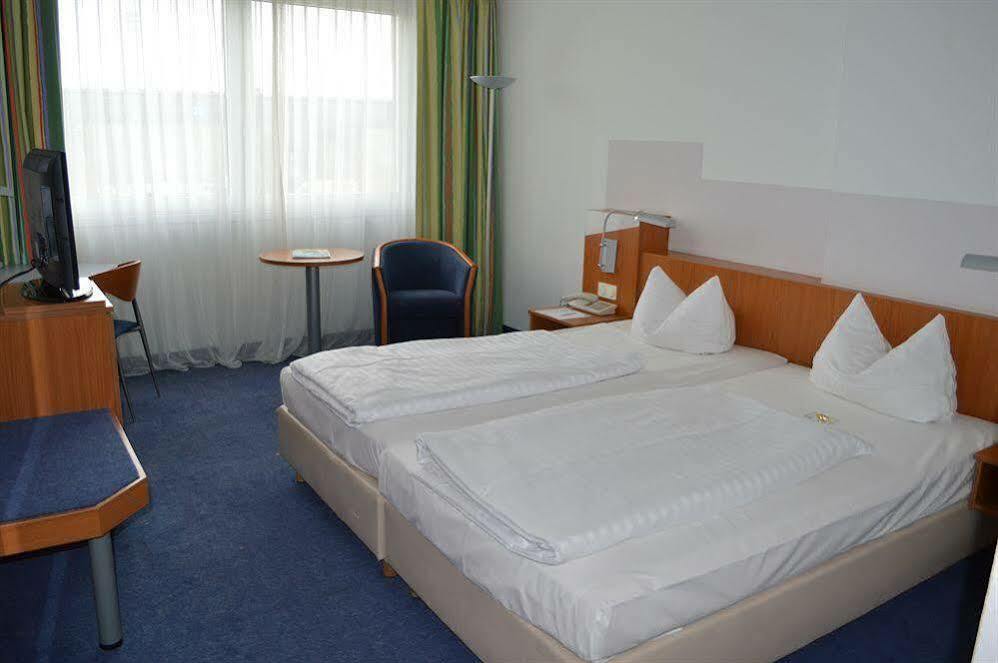 Ramada By Wyndham Hannover Messe Laatzen Ngoại thất bức ảnh