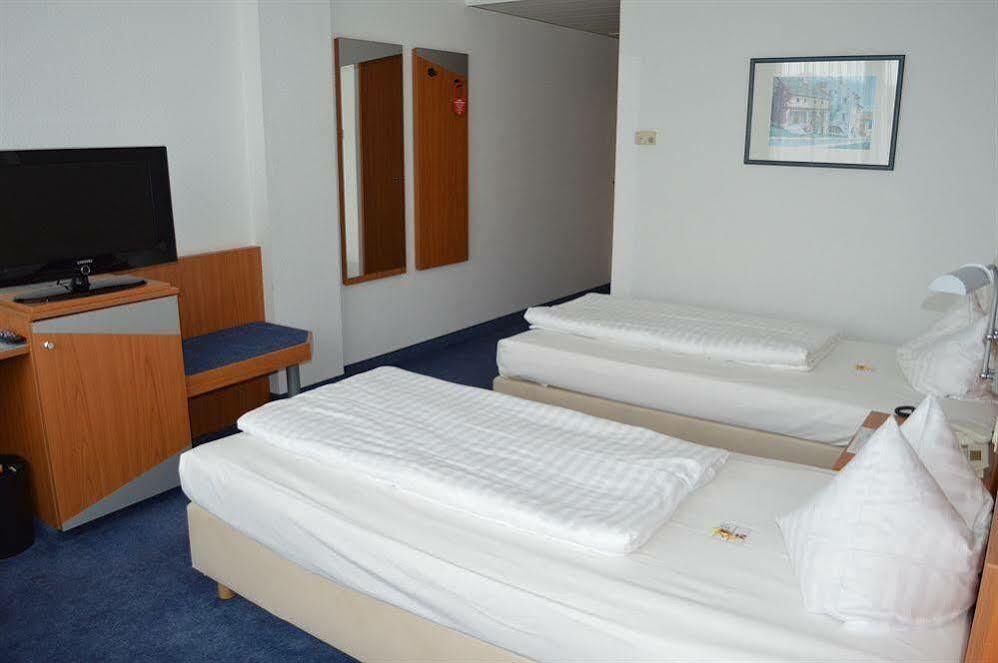 Ramada By Wyndham Hannover Messe Laatzen Ngoại thất bức ảnh